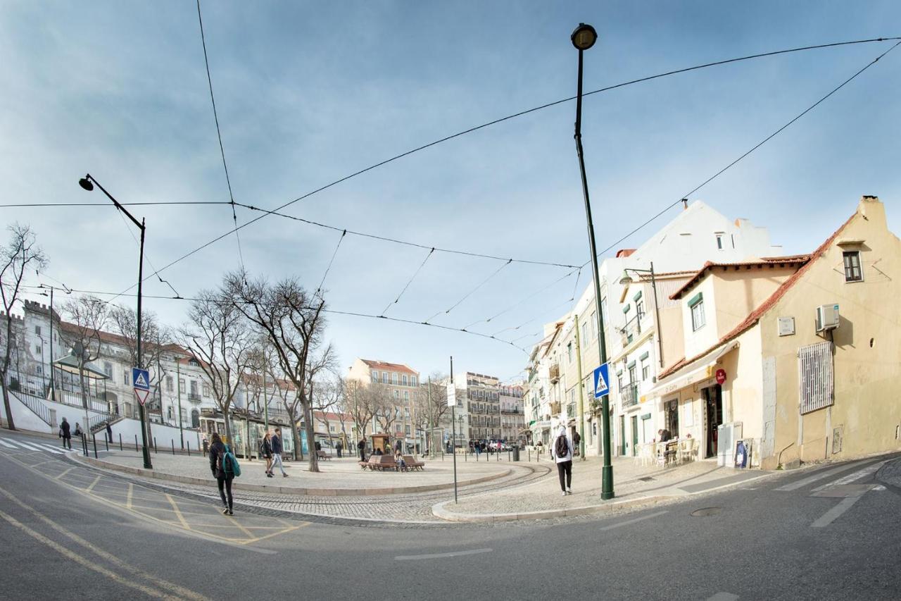 Lovelystay - Sunny Flat W/ Balcony Overseeing Graca And River Lisboa Exterior foto