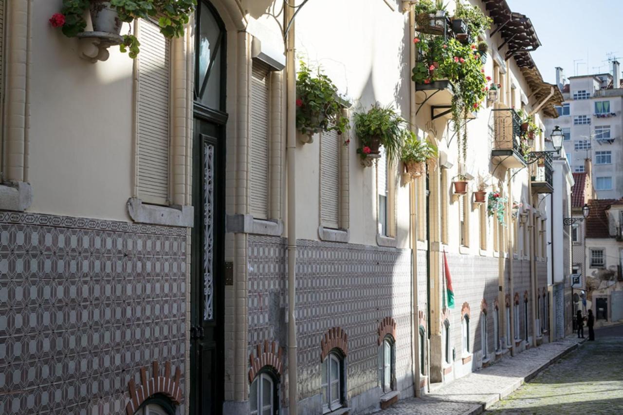 Lovelystay - Sunny Flat W/ Balcony Overseeing Graca And River Lisboa Exterior foto