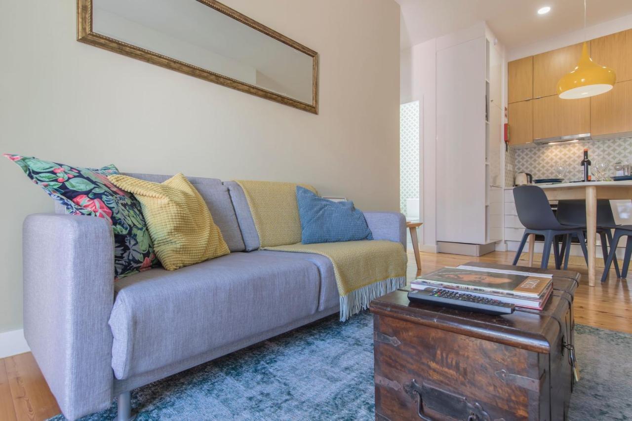 Lovelystay - Sunny Flat W/ Balcony Overseeing Graca And River Lisboa Exterior foto