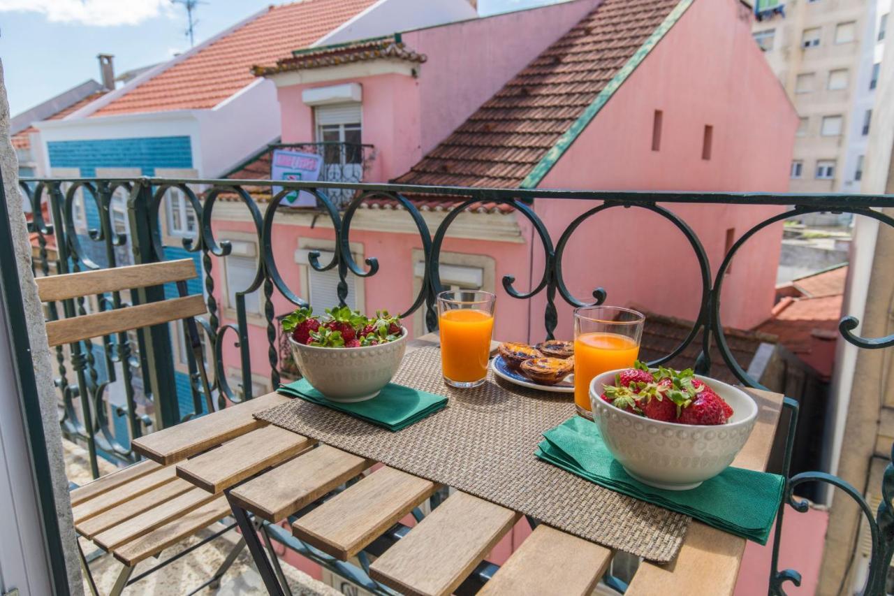 Lovelystay - Sunny Flat W/ Balcony Overseeing Graca And River Lisboa Exterior foto