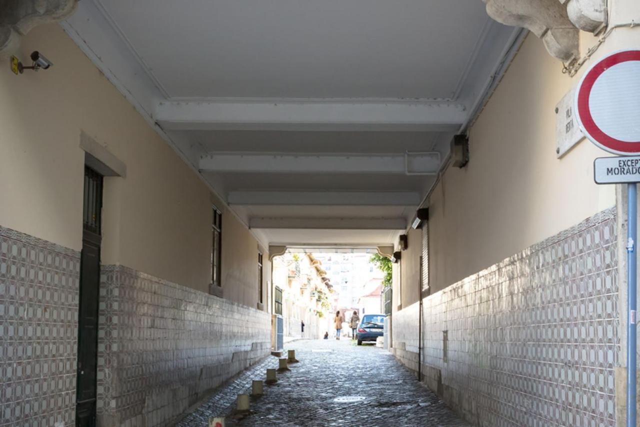 Lovelystay - Sunny Flat W/ Balcony Overseeing Graca And River Lisboa Exterior foto