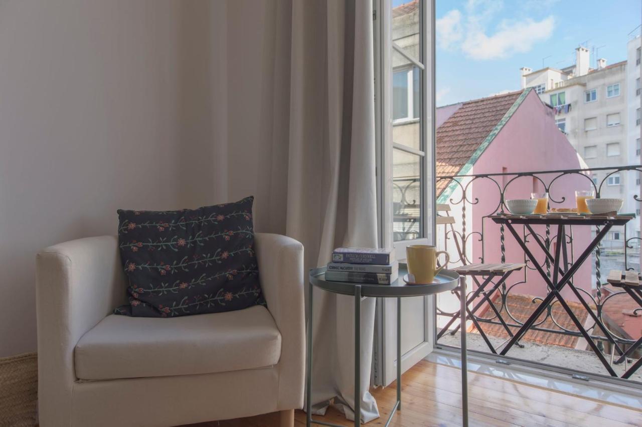 Lovelystay - Sunny Flat W/ Balcony Overseeing Graca And River Lisboa Exterior foto