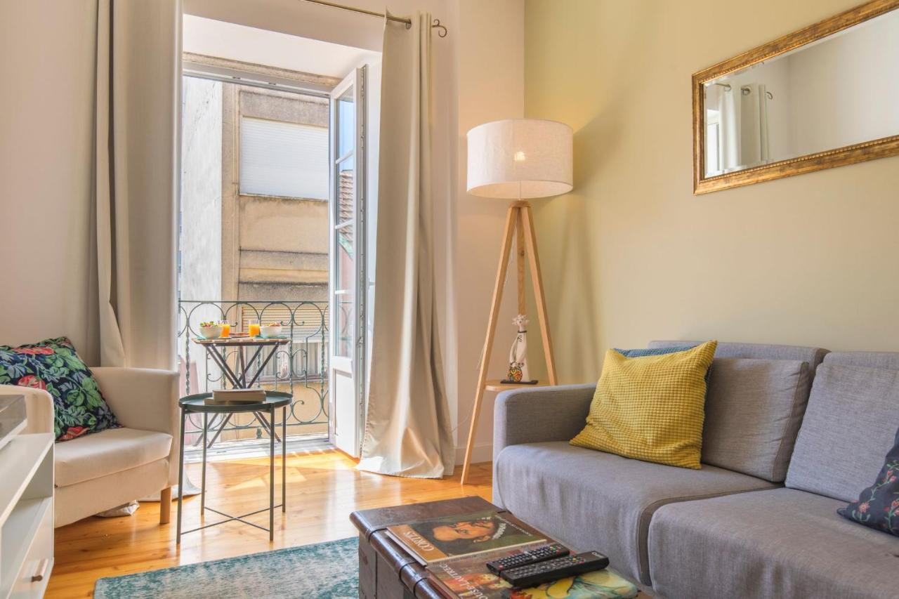 Lovelystay - Sunny Flat W/ Balcony Overseeing Graca And River Lisboa Exterior foto