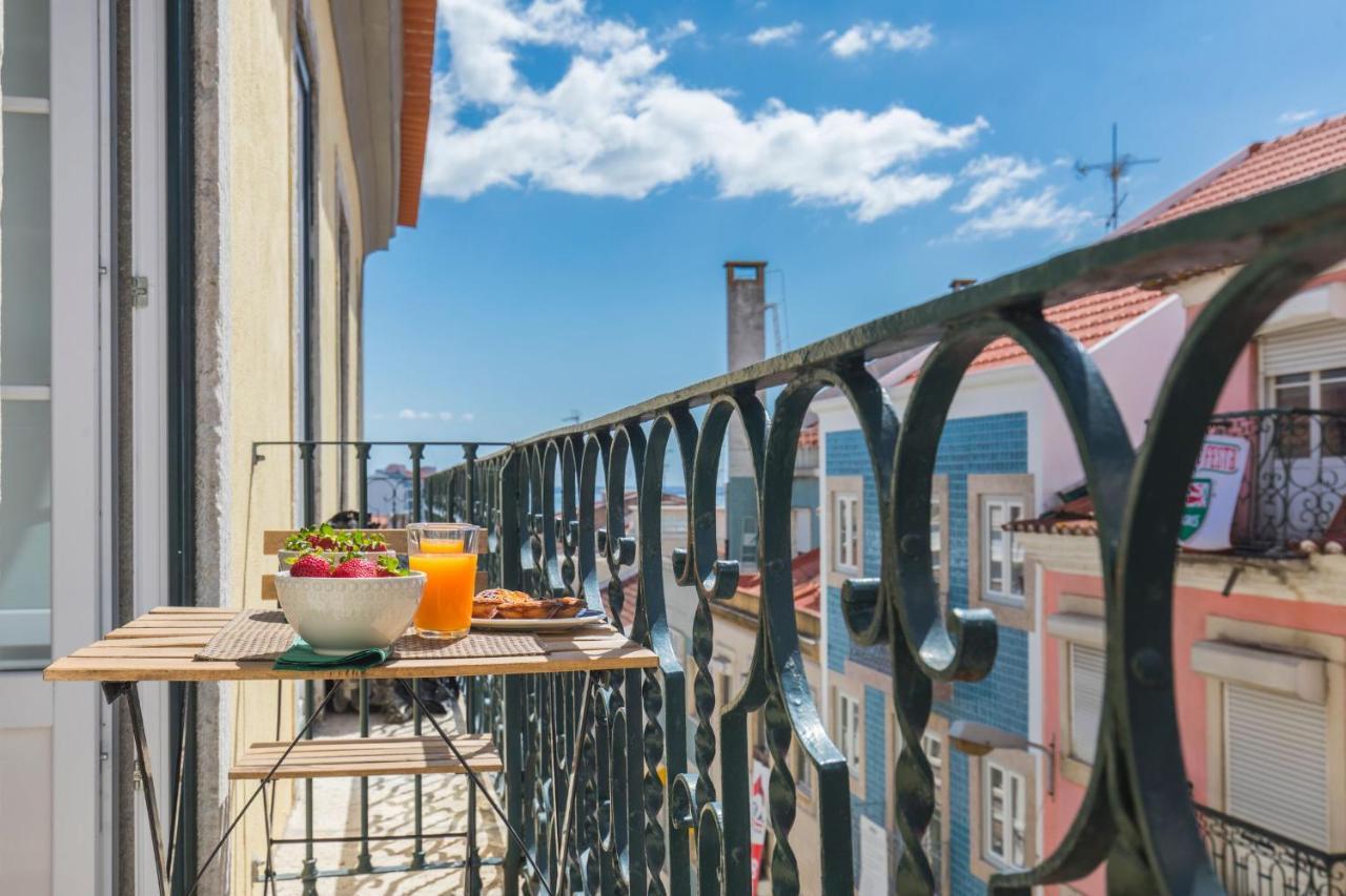 Lovelystay - Sunny Flat W/ Balcony Overseeing Graca And River Lisboa Exterior foto