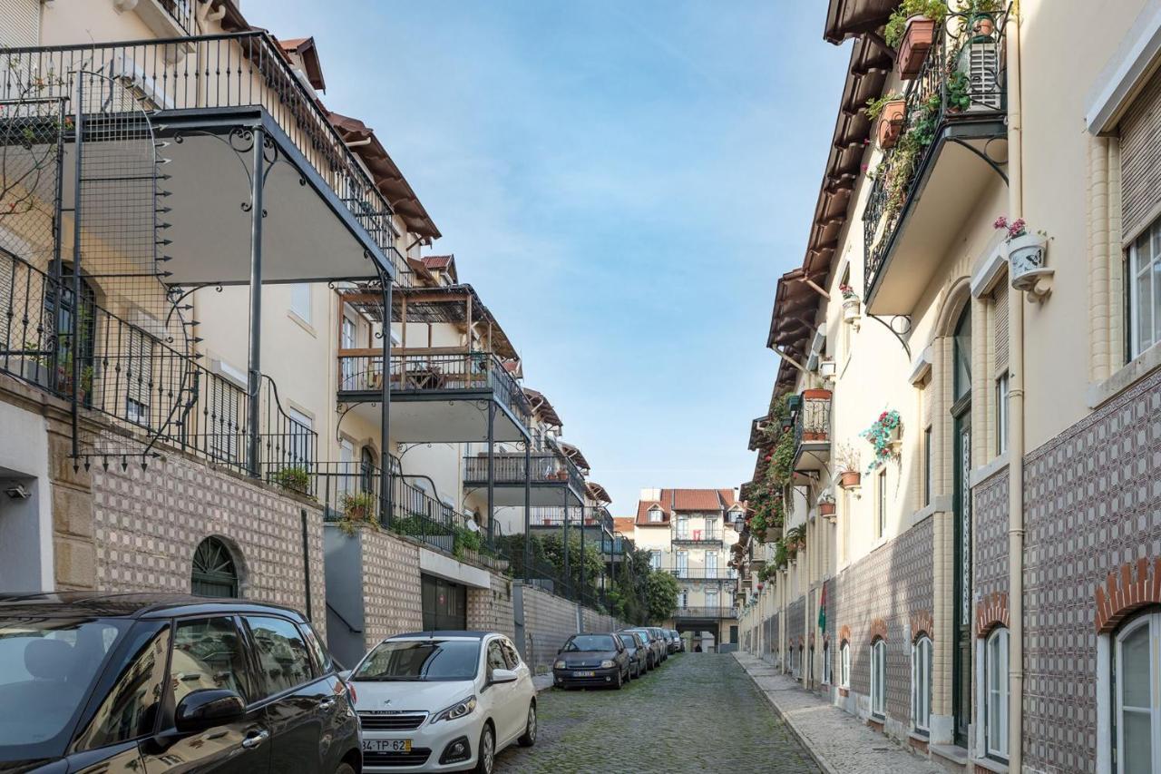 Lovelystay - Sunny Flat W/ Balcony Overseeing Graca And River Lisboa Exterior foto